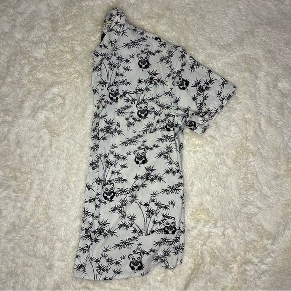 VSTR - button down shirt - pandas with bandanas - XL - 100% cotton never worn - Picture 3 of 4
